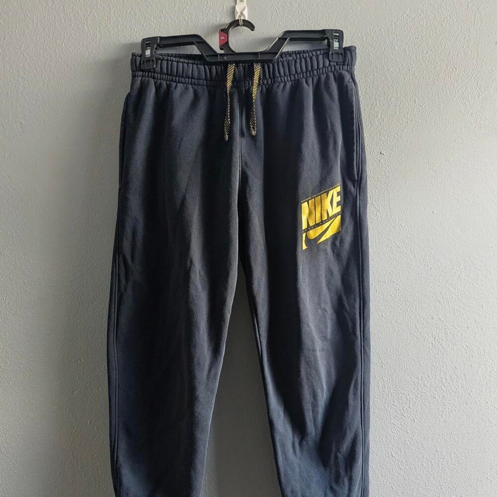 Nike jogger sweatpants size s